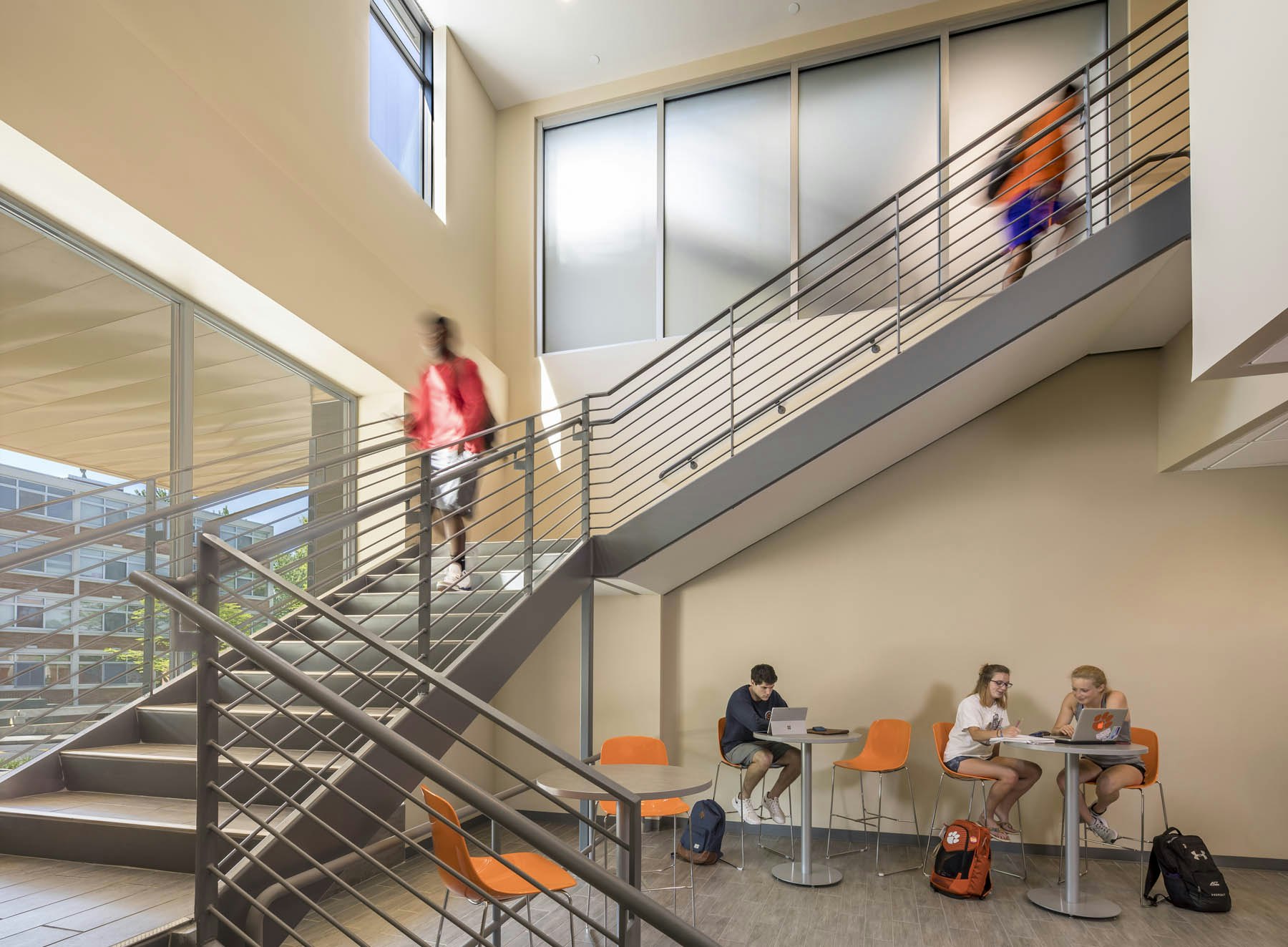 The design strategy balanced building and landscape through tree-lined parkways, residential courtyards, shady café terraces, and lawn areas. Landscape divides and joins program space, creating a dynamic center for student activity. 