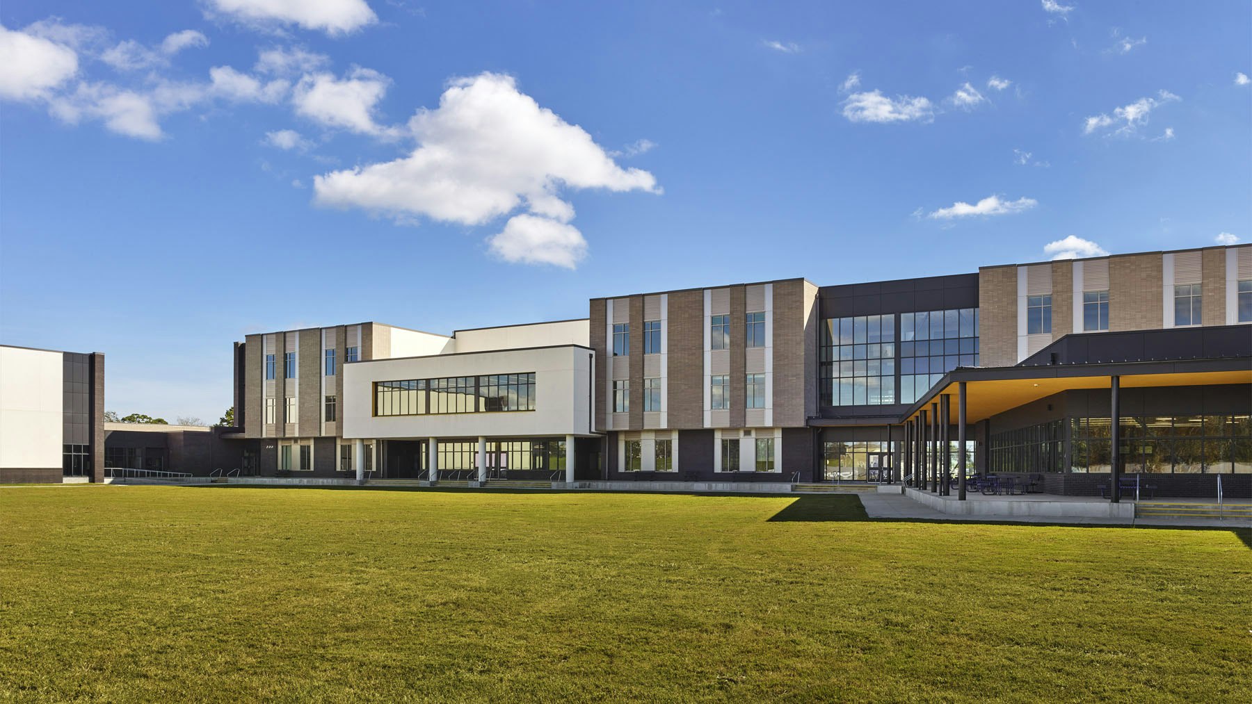 Edna Karr High School - VMDO Architects